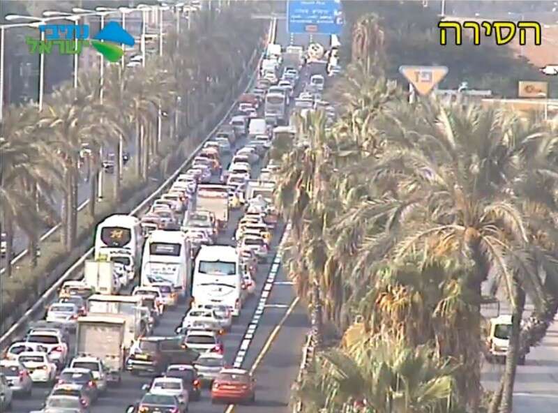 הפגנת הנכים, הבוקר: עומסי תנועה כבדים בכביש החוף // צילום: נתיבי ישראל